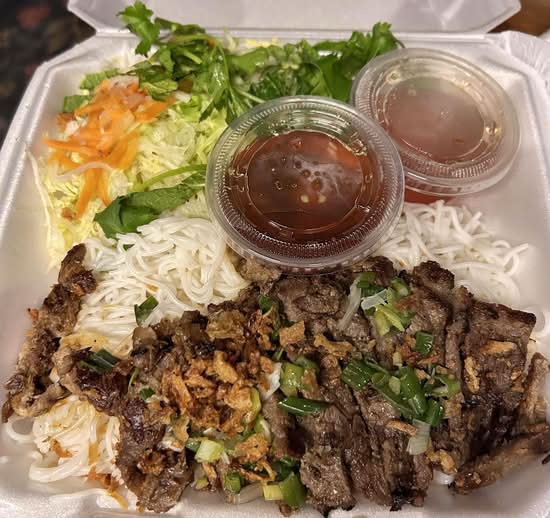 16b. Charbroiled BBQ Meat w/Rice Vermicell / Bún Tôm Hoặc Bò Nướng