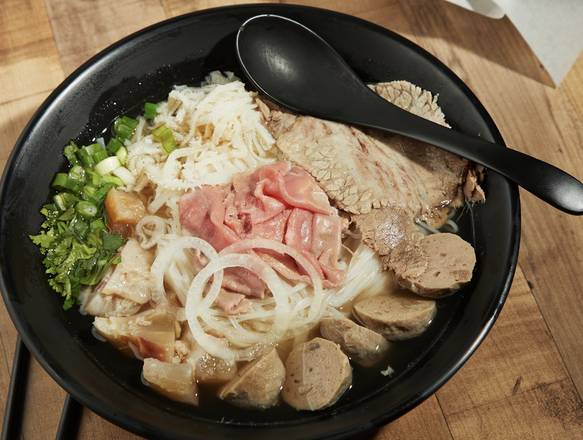 P9 Supreme Pho