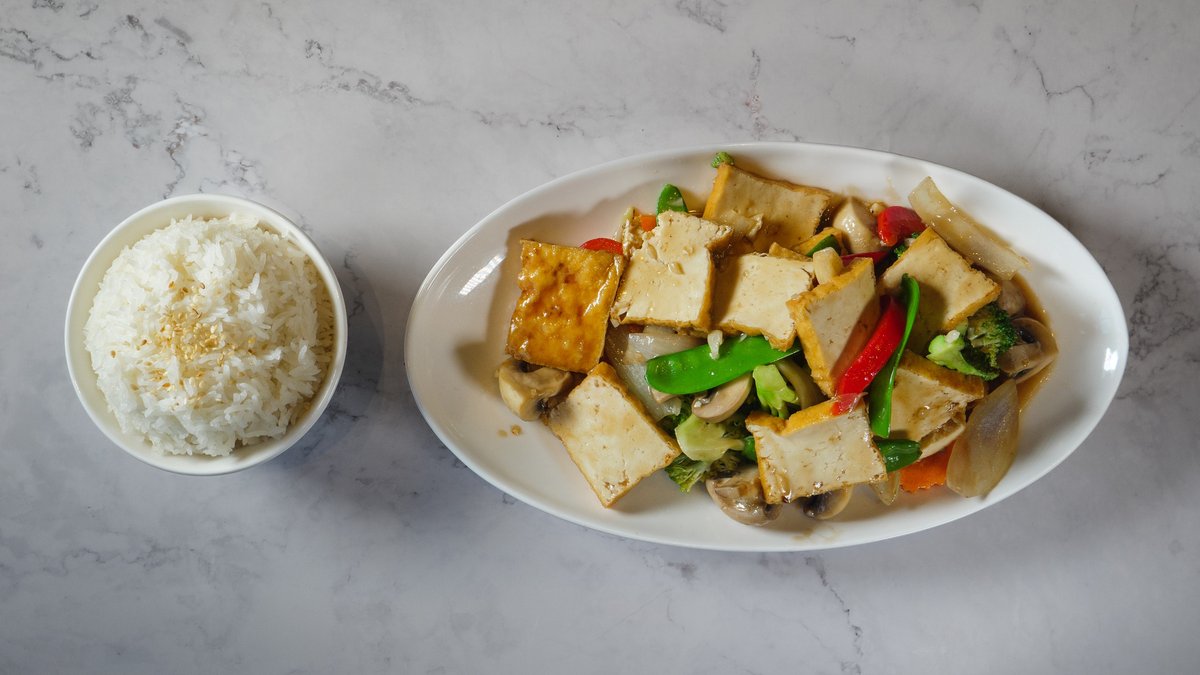 43. Stegt tofu og grøntsager (V)