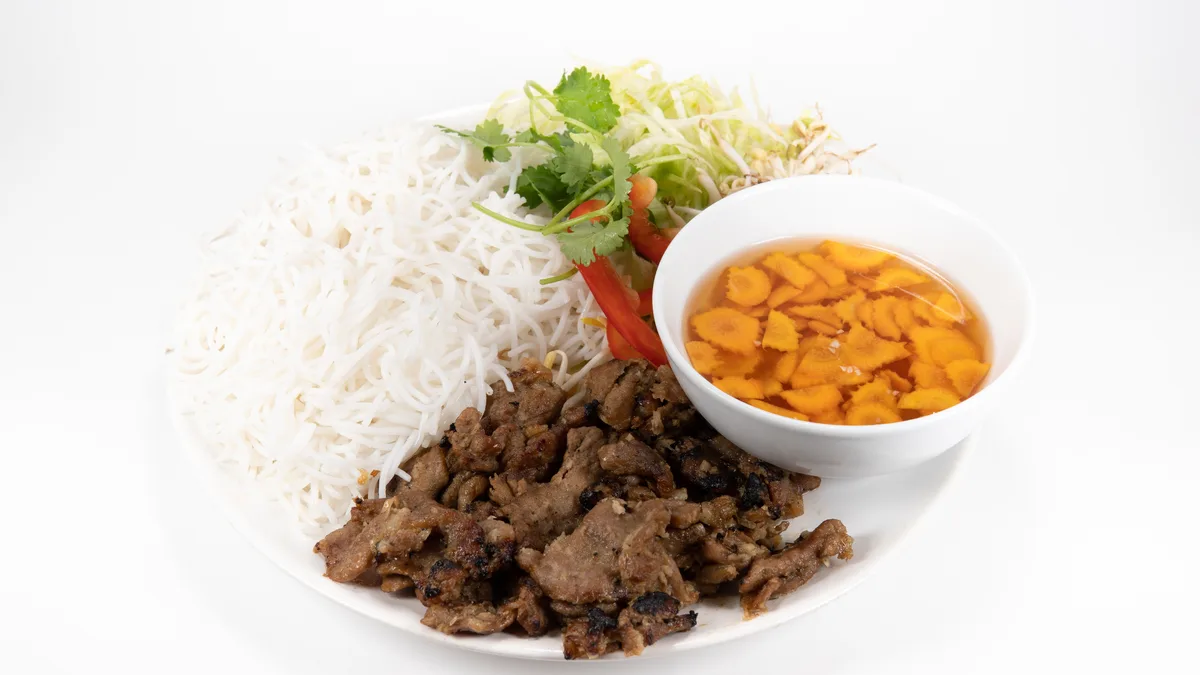 B3. Bun cha