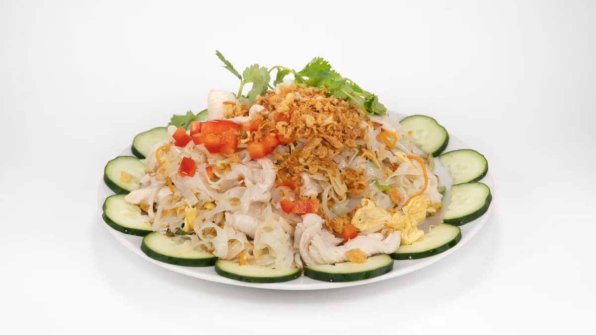 M5. Phở xào gà