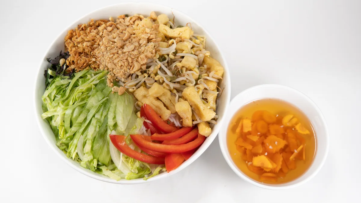 V6. Bun nam bo chay