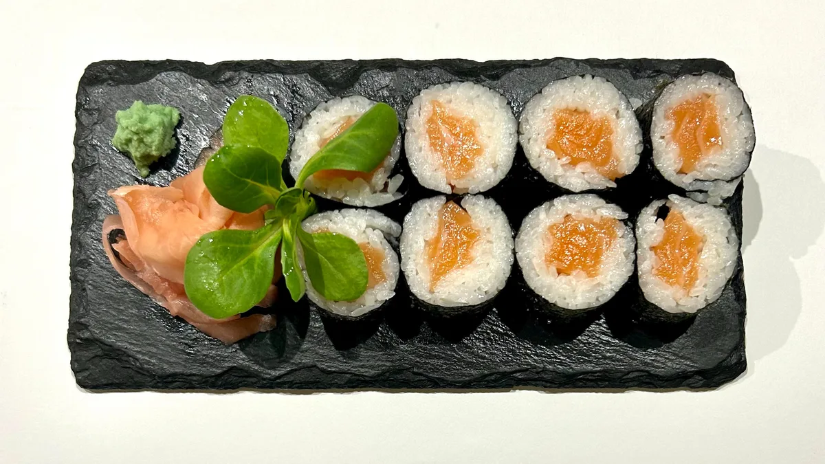 Sake Maki  🥢