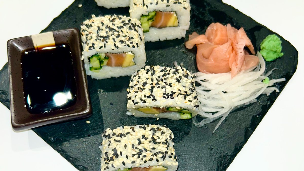 Salmon Mango Roll