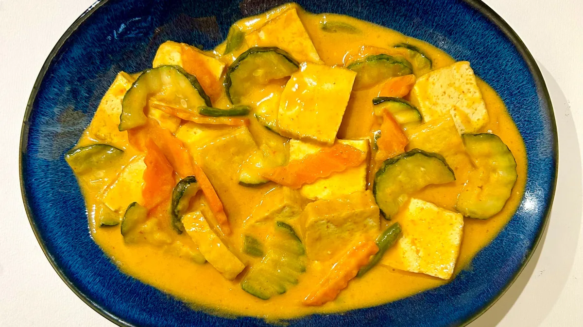 Tofu s kokosovou Red Curry omáčkou  XXL 🌶️🌶️