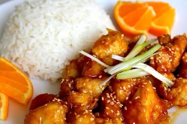 Rice with orange chicken ( com ga sot cam)