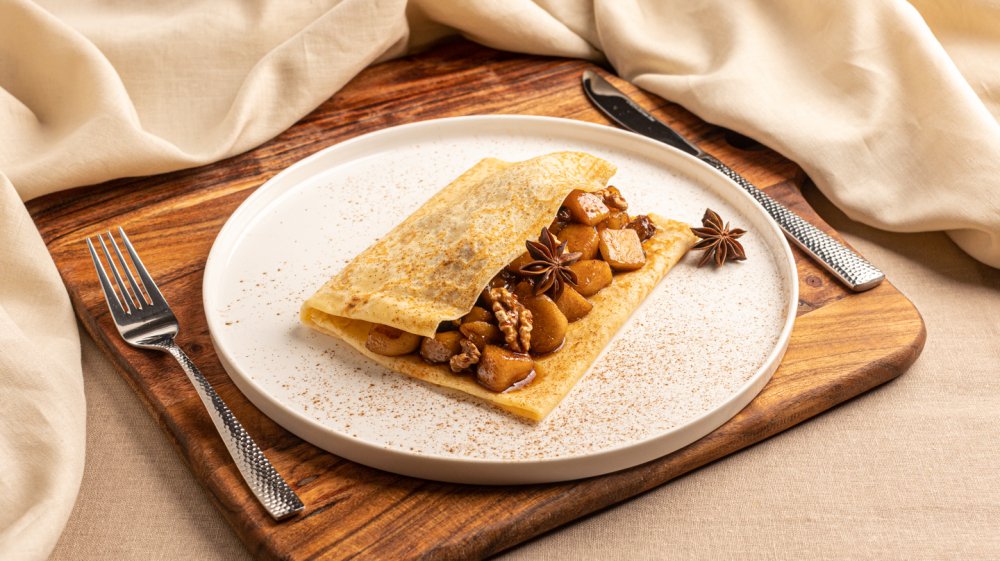 Apple and cinnamon crepe