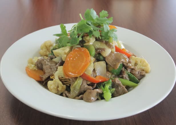 Beef Stir-fry Mix Vegetable (Bo Xao Rau Thap Cam)