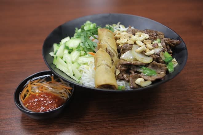 Stir-fry Beef Lemongrass with Eggroll Vermicelli (Bun Bo Xao Xa Ot and Cha Gio)