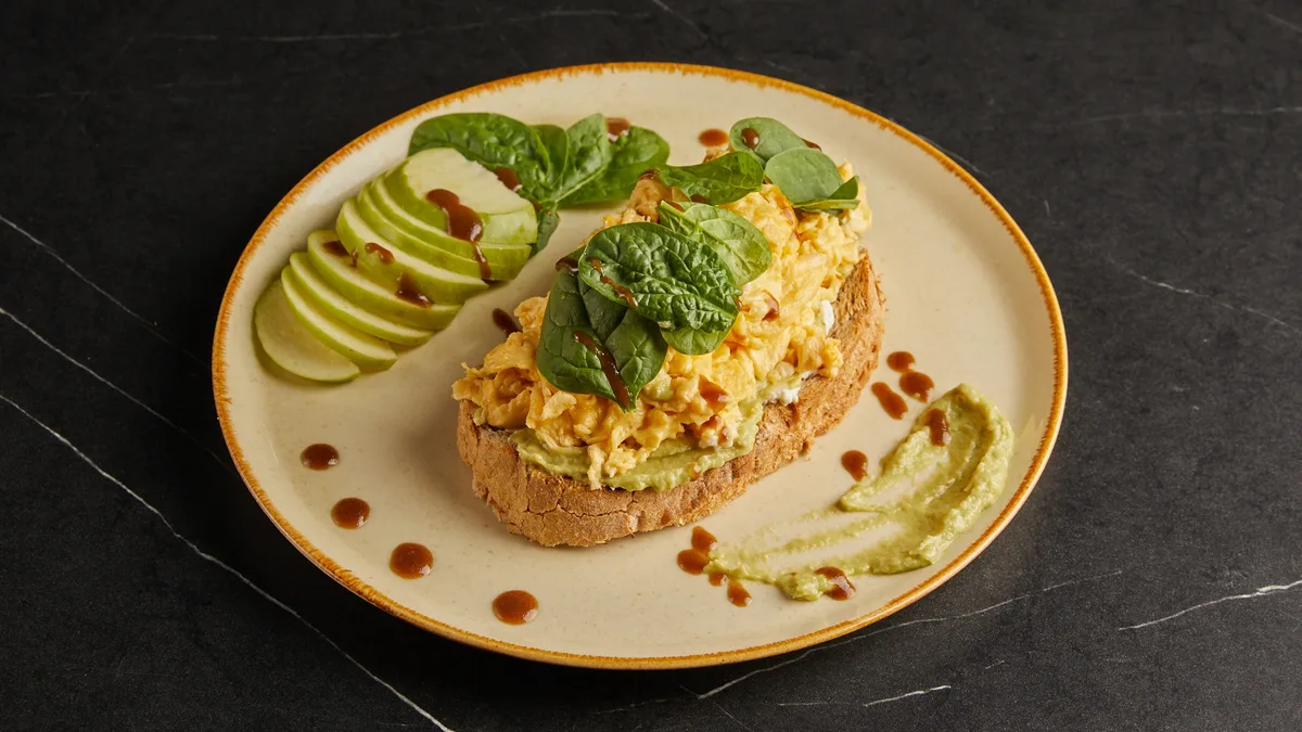 Scrabbled Eggs Μπρουσκέτα