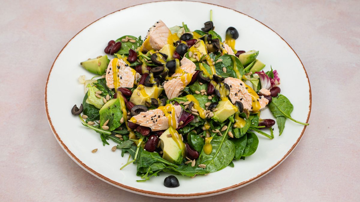 Losos salata sa avokadom