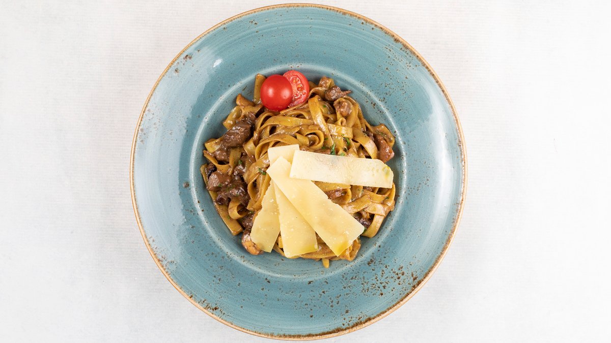 Taljatele sa biftekom,mocarelom i parmezanom
