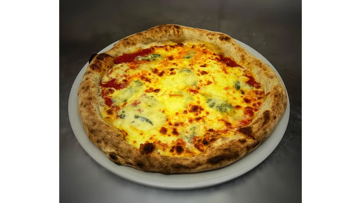 Pizza quattro formaggi