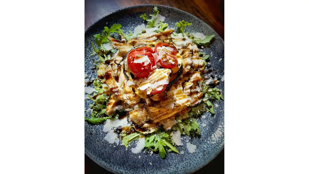 Salată caldă de pui