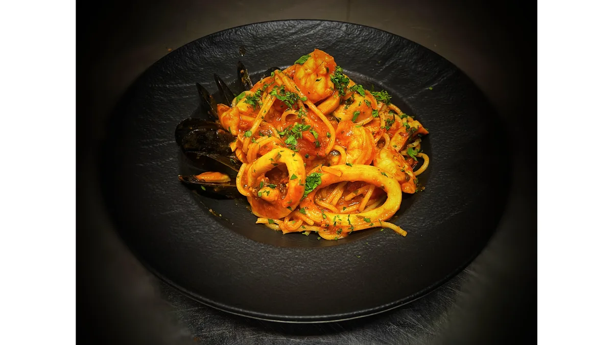 Spaghetti con frutti di mare