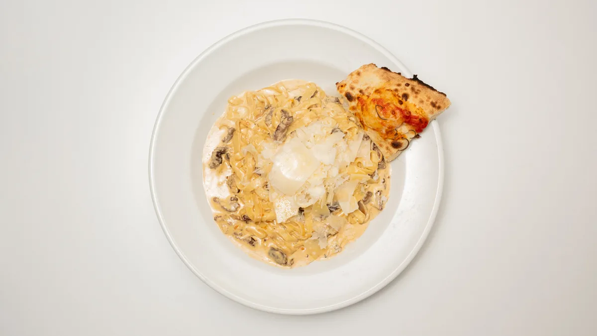 Fettuccine Con Carne 75