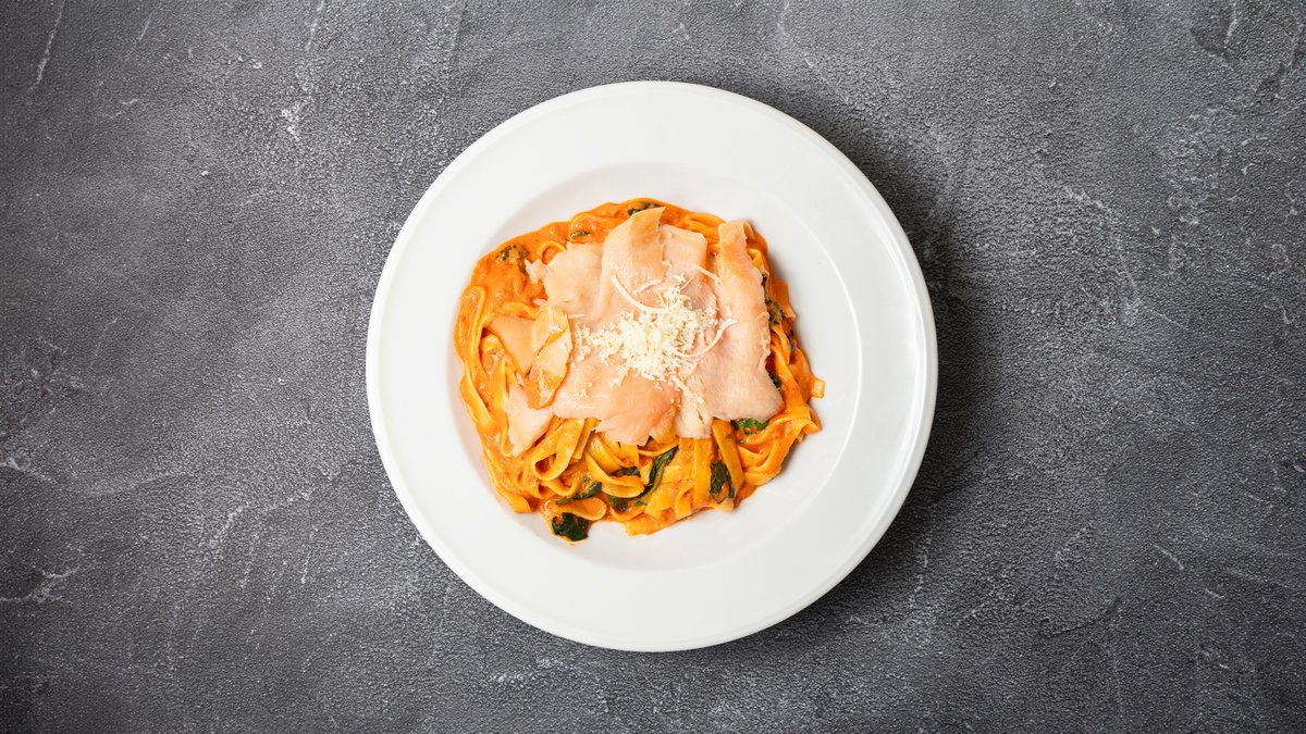 Fettucine Di Salmone
