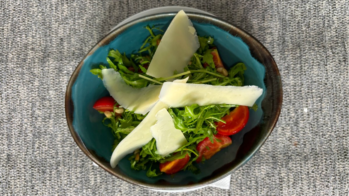 Rukola cherry parmezan