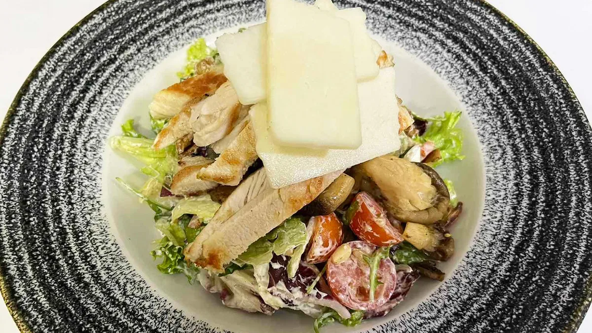 Salata sa ćuretinom