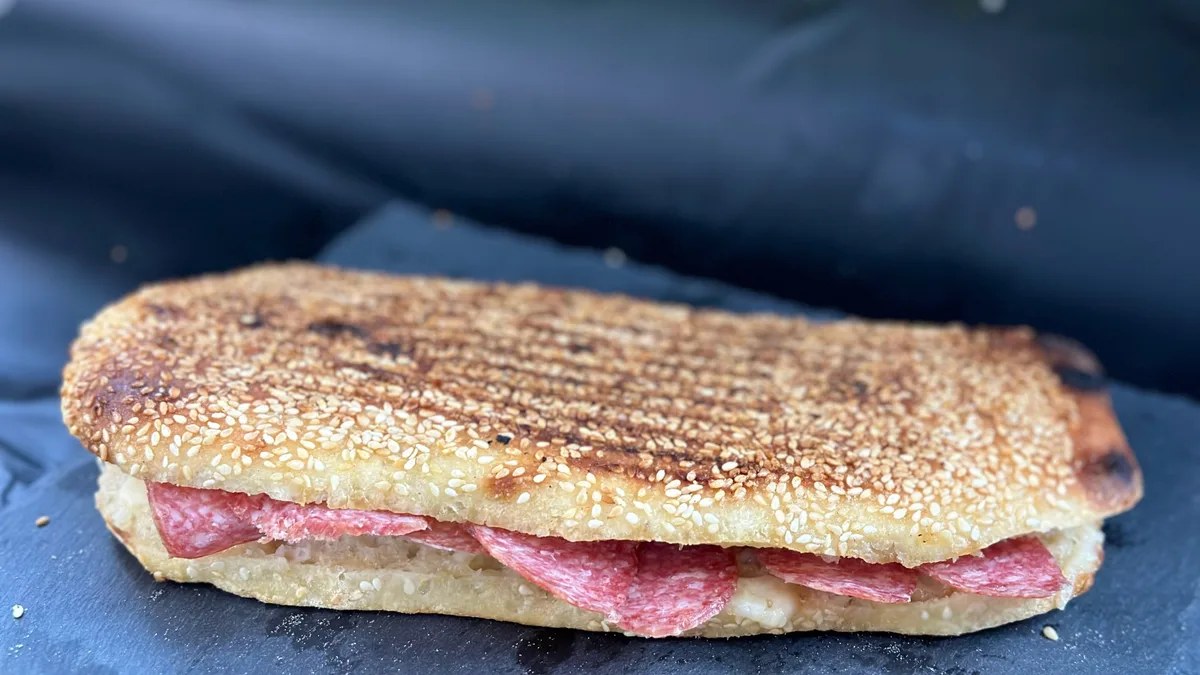 Tost čajna kačkavalj