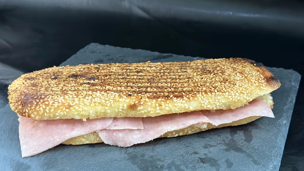Tost šunka kačkavalj