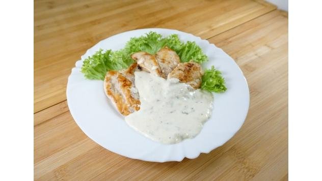 Piept de pui cu sos gorgonzola