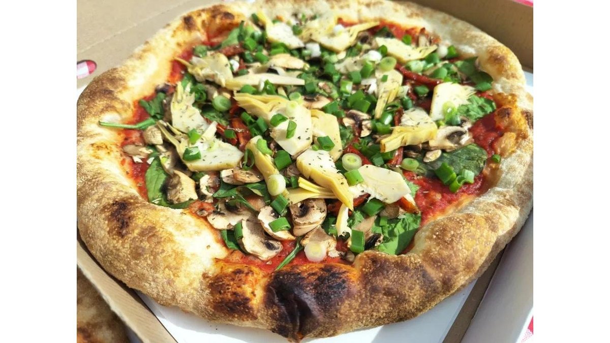 Pizza cu spanac si ciuperci