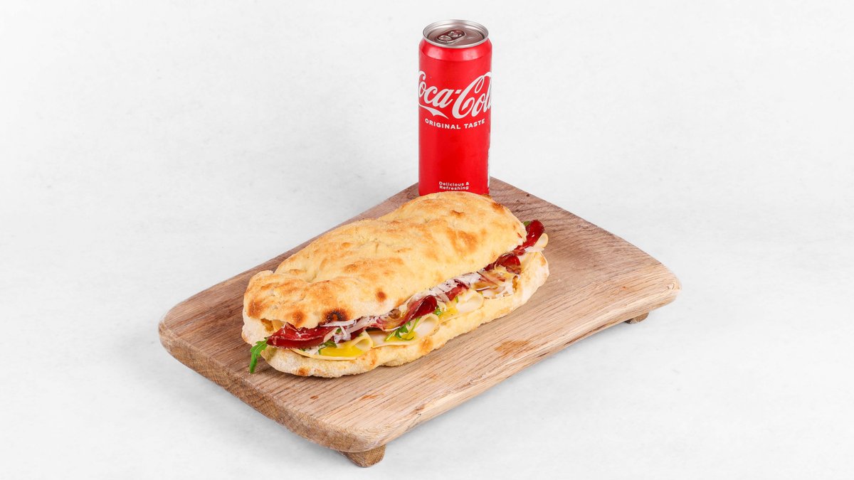 Panino Bresaola in pijača