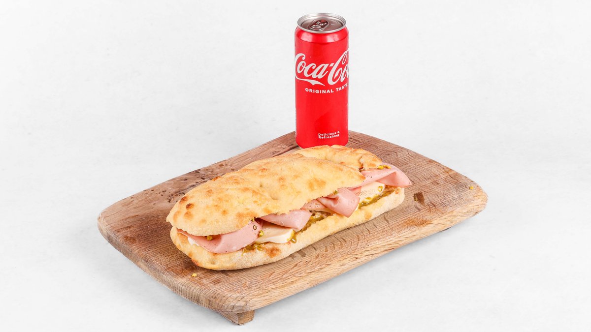 Panino Mortadella in pijača