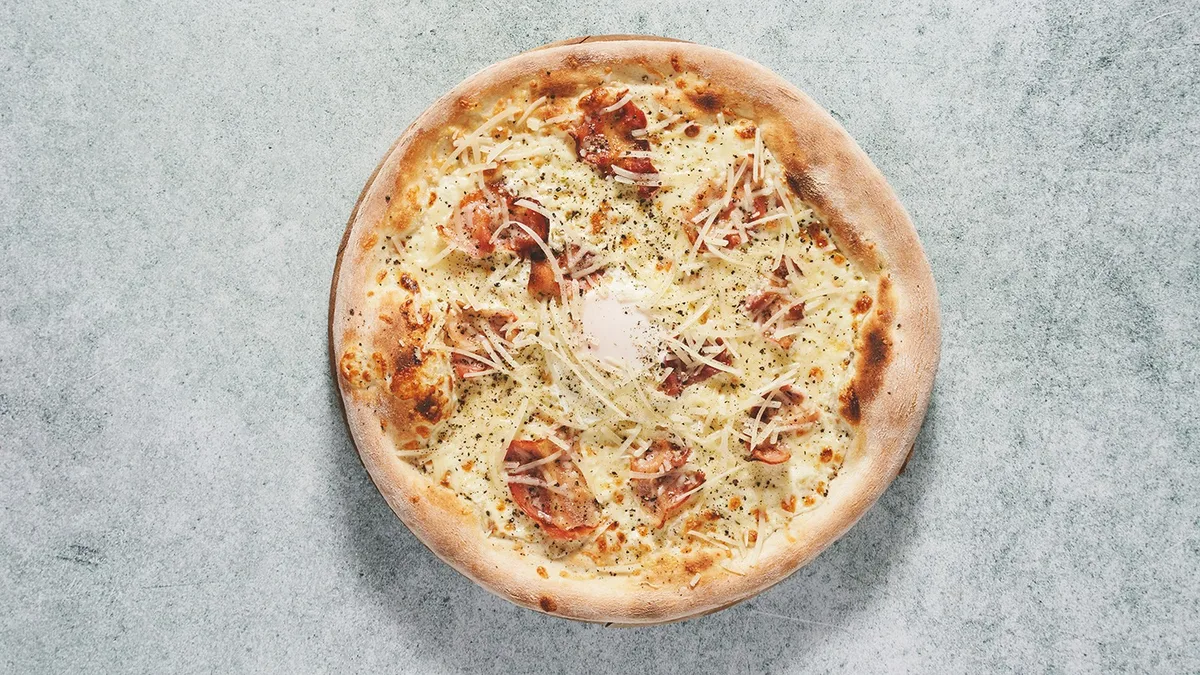 Carbonara pizza
