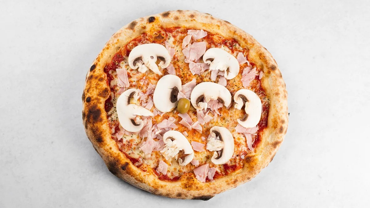 Pizza Ham and mushrooms