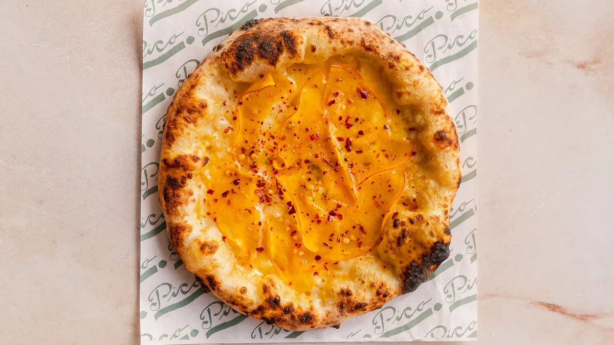 Mini-pizza Pumpkin and Parmesan (V) Seasonal Fall