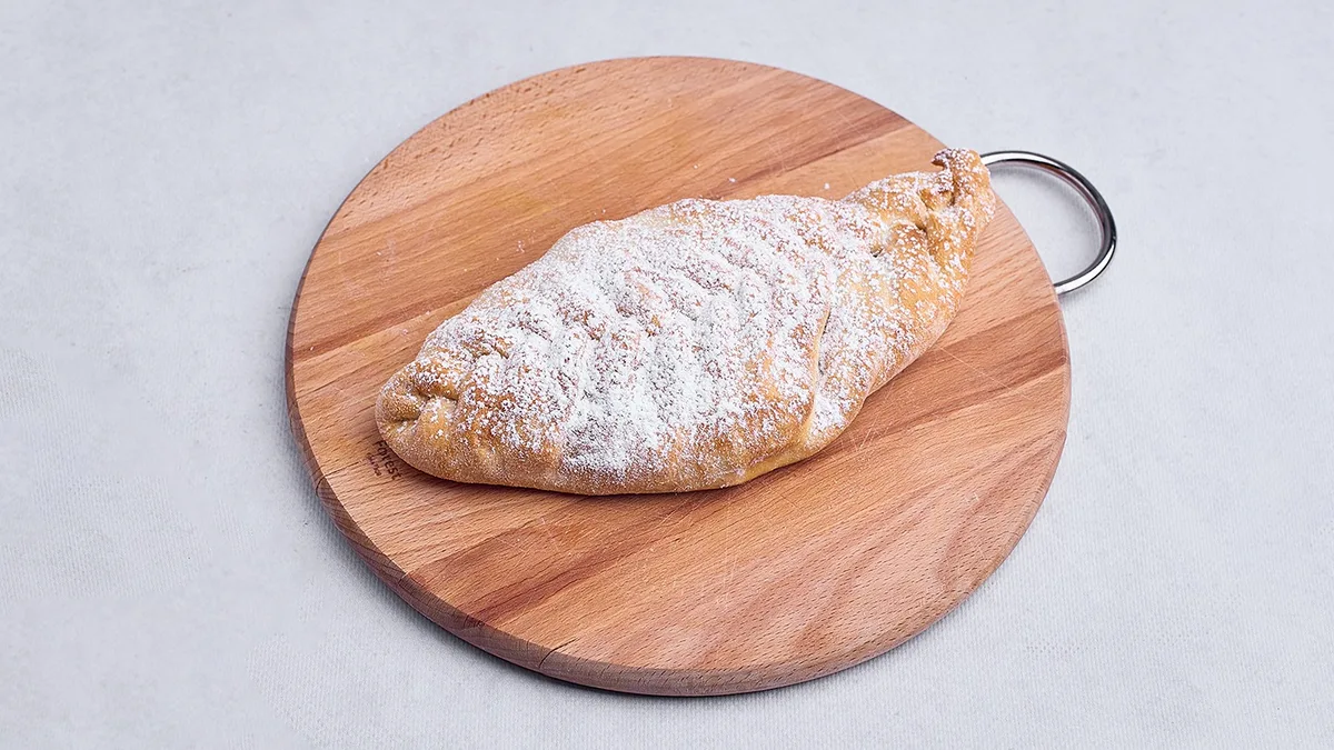 Croissant z twarogiem i rodzynkami