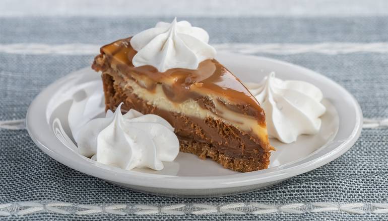 Salted Caramel CHZ Cake