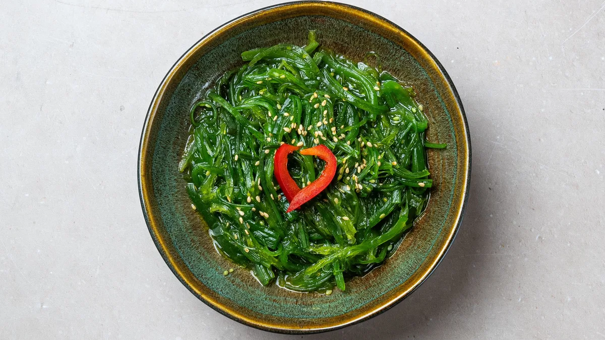 Japanilainen merileväsalaatti 日说海藻沙拉