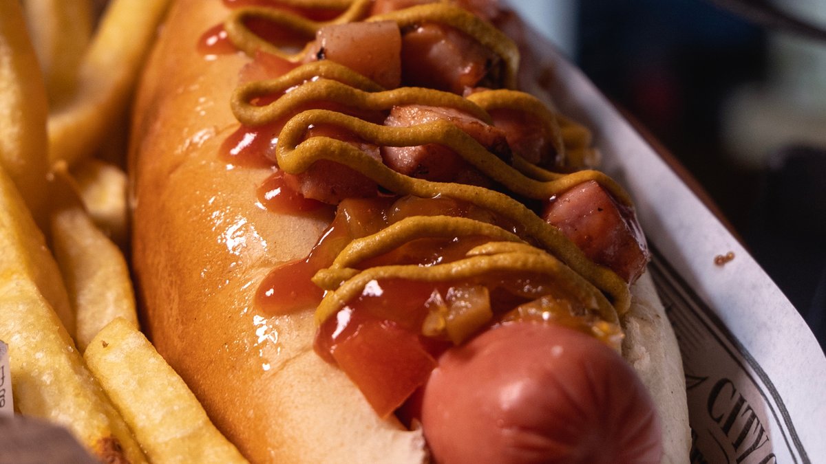 New York hot dog and pomfrit