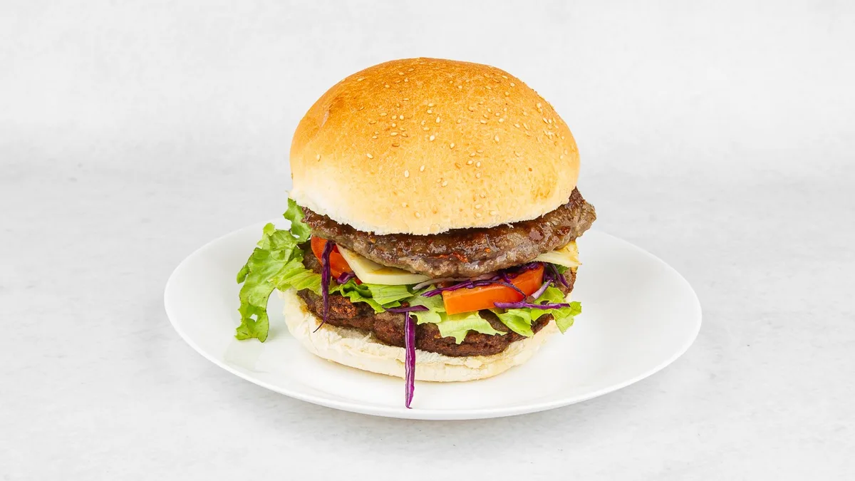 Trostruki hamburger