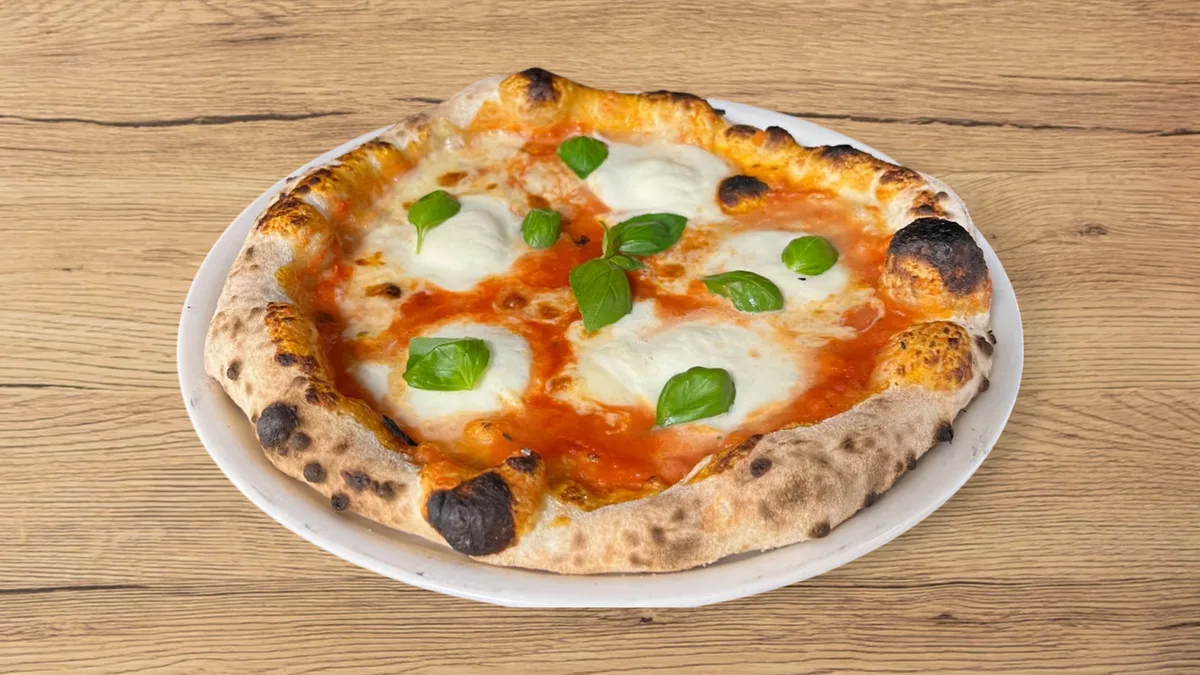 Bufala e Basilico pizza