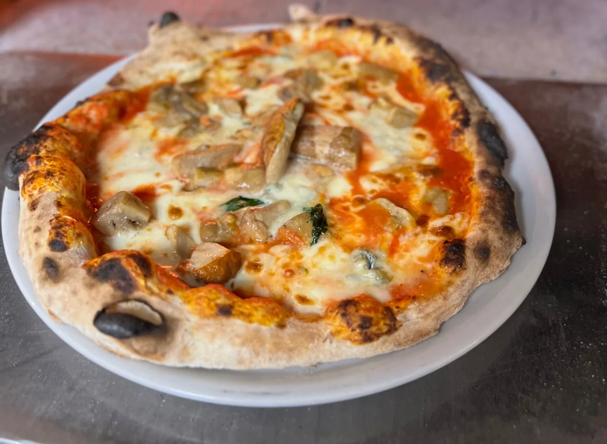 Porcini gorgonzola pizza