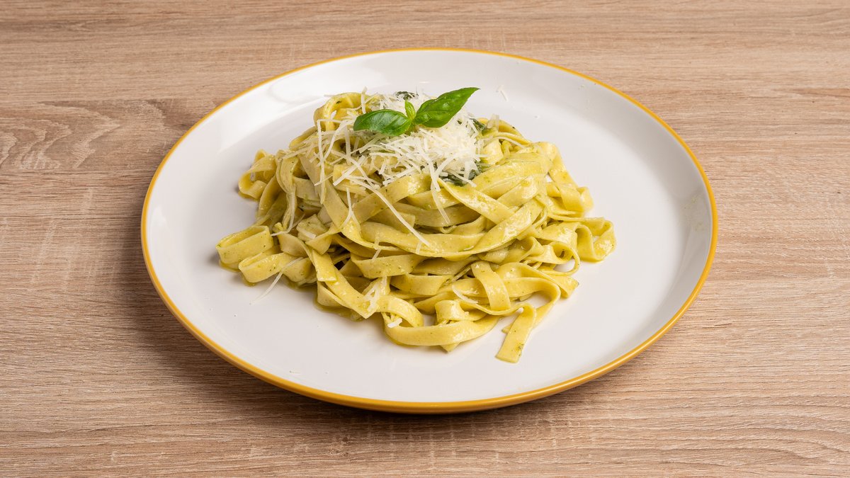 Tagliatelle al pesto