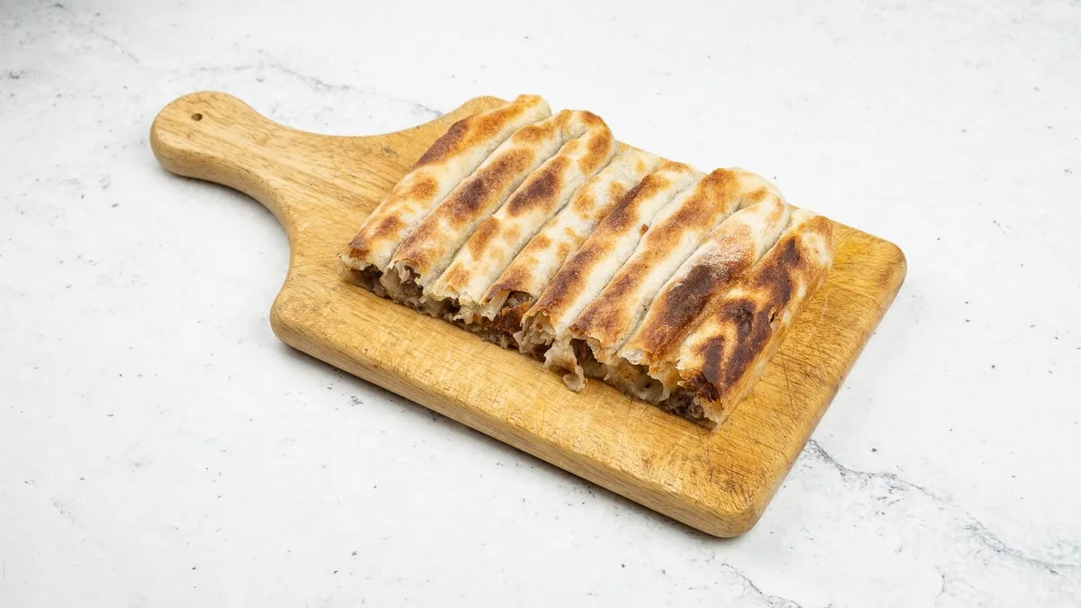 Pita s junetinom (burek)