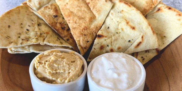 Pita and Dip Tray