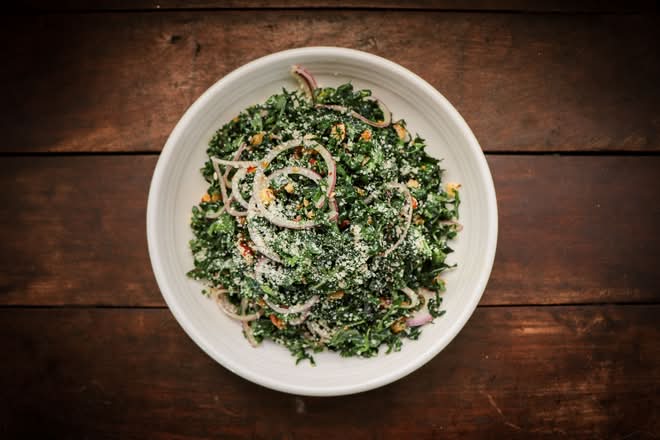 LRG KALE SALAD