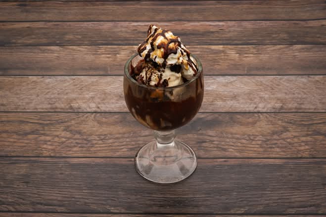 SMOTHERED SUNDAE