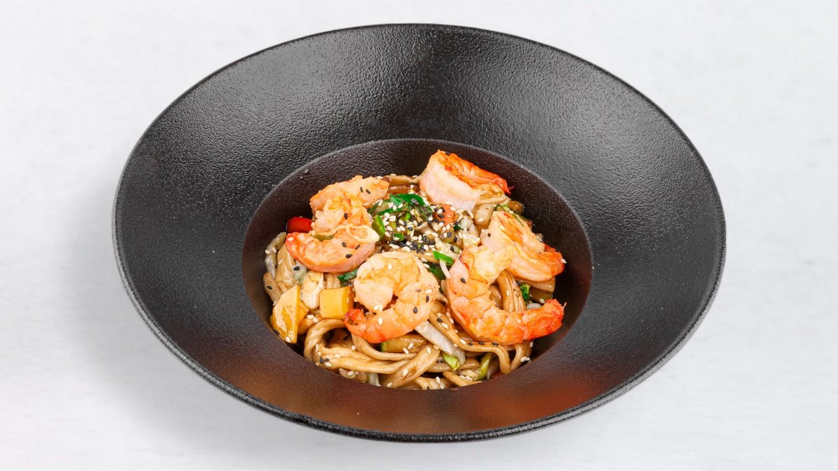 Domači udon rezanci z rakci