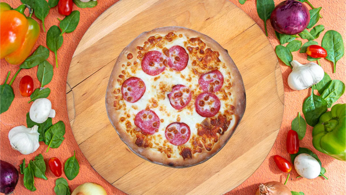 Focaccia Bread z serem i salami