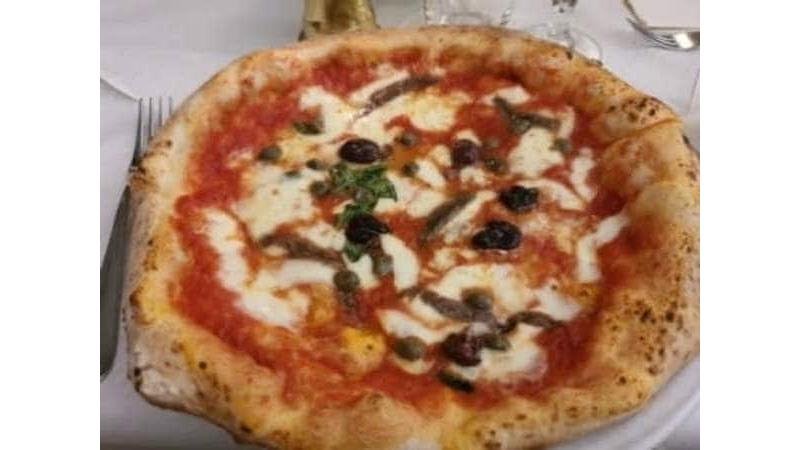 Pizza Margherita cu roșii uscate și busuioc 32cm