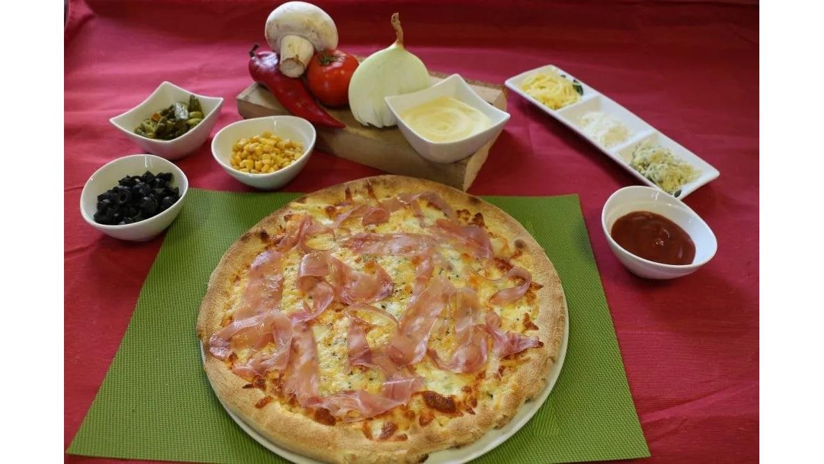 Pizza Prosciutto Formaggi