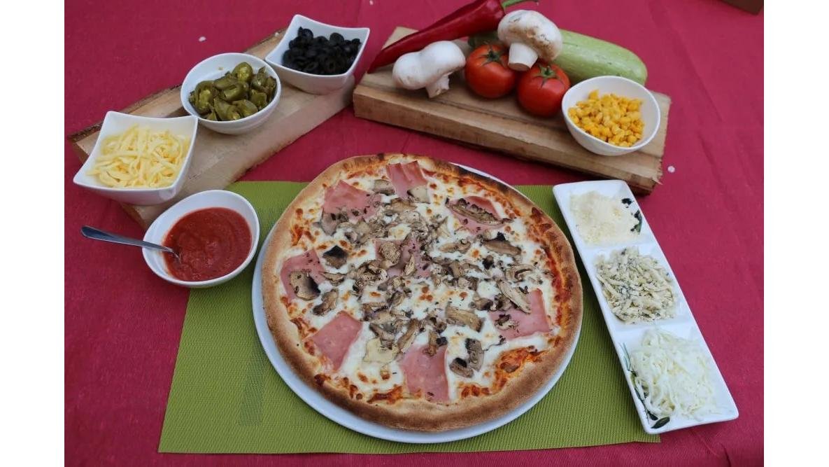 Pizza Prosciutto Funghi