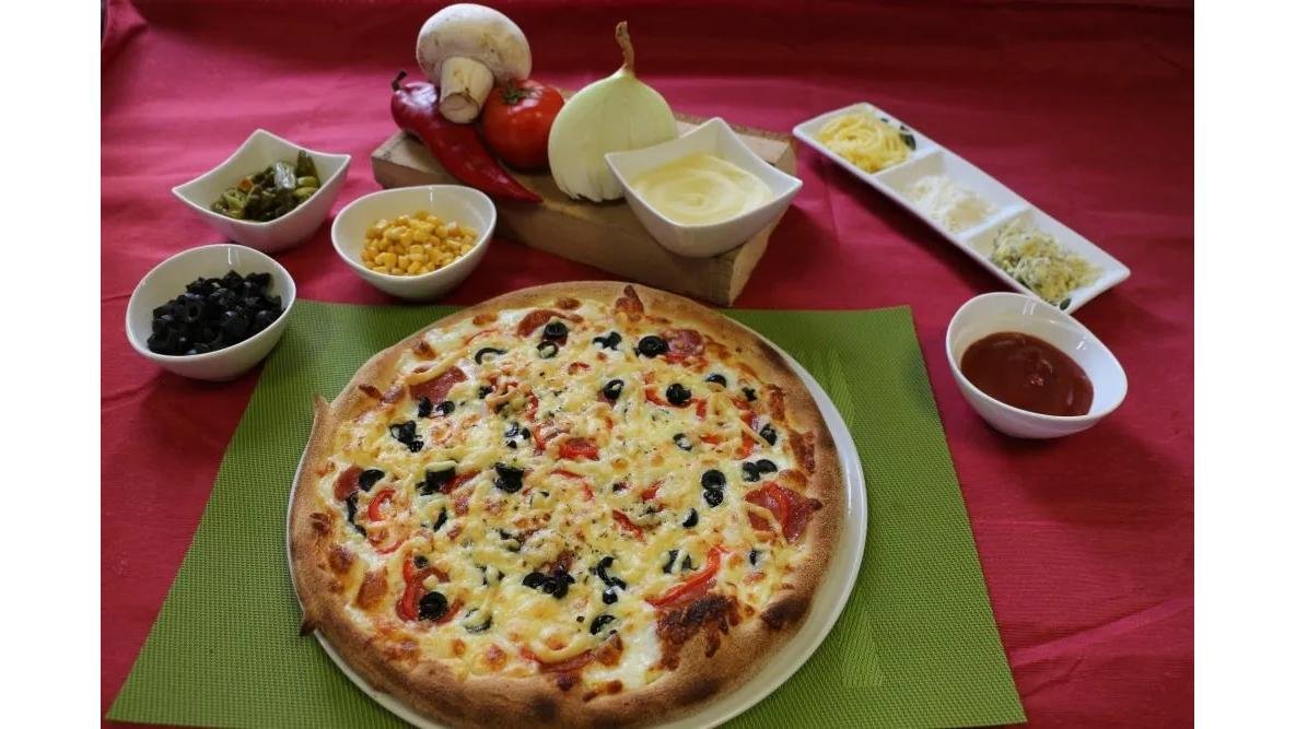 Pizza Salami 2